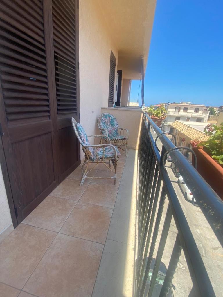 A Casa Di Loretta Daire Terrasini Dış mekan fotoğraf